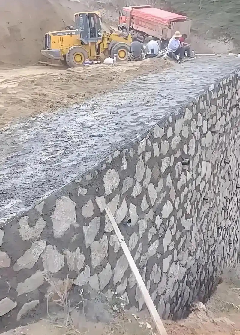 青岛胶南边坡加固